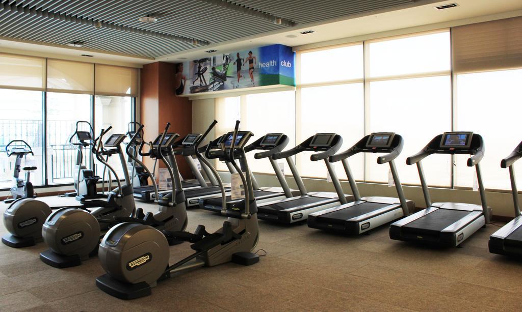 E-Da Royal Hotel Dashu Facilities photo A typical gym